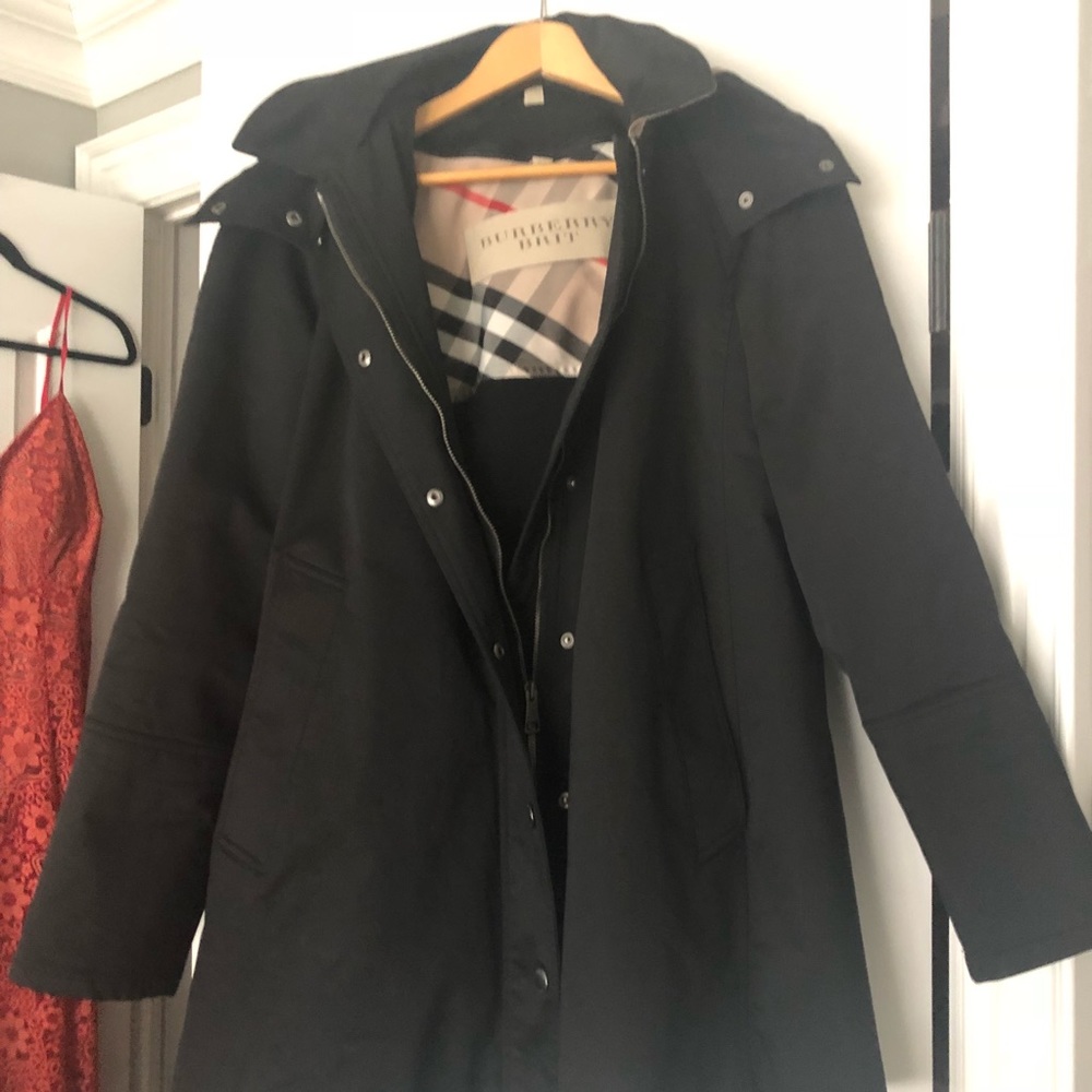 Bowpark Burberry Raincoat